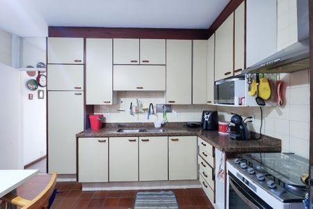 Cozinha de casa de condomínio à venda com 3 quartos, 189m² em Humaitá, Rio de Janeiro