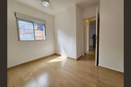 Quarto 1 de apartamento para alugar com 2 quartos, 37m² em Jardim São Luís, São Paulo