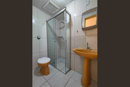 Banheiro de apartamento à venda com 2 quartos, 65m² em Vila Rosa, Novo Hamburgo