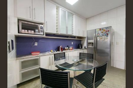 Casa para alugar com 4 quartos, 400m² em São Bento, Belo Horizonte