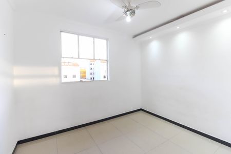 Quarto 2 de apartamento para alugar com 2 quartos, 49m² em Guaianases, São Paulo