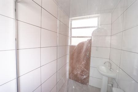 Banheiro de casa para alugar com 3 quartos, 80m² em Vila Araguaia, São Paulo