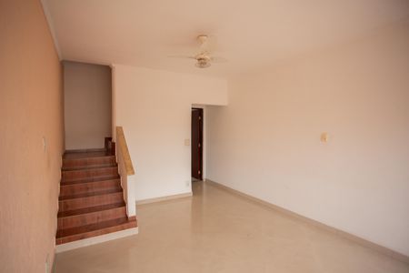SALA de casa para alugar com 3 quartos, 90m² em Vila Romero, São Paulo