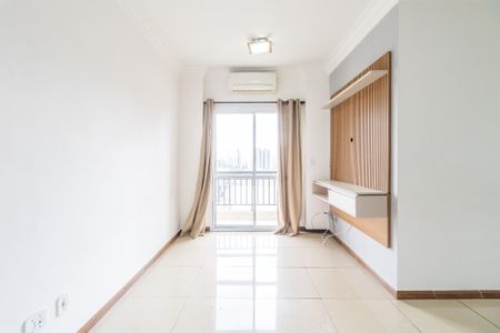 Sala de apartamento à venda com 3 quartos, 75m² em Nucleo Residencial Celia Mota, Barueri