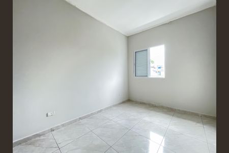 Quarto 1 de casa para alugar com 2 quartos, 65m² em Ayrosa, Osasco