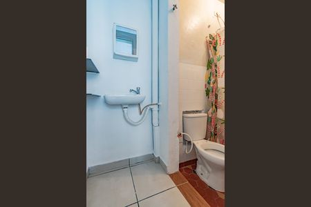 Banheiro de casa para alugar com 1 quarto, 35m² em Vila Gumercindo, São Paulo