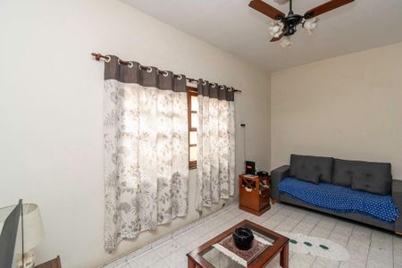 1º andar - Sala de casa à venda com 7 quartos, 180m² em Bonsucesso, Rio de Janeiro