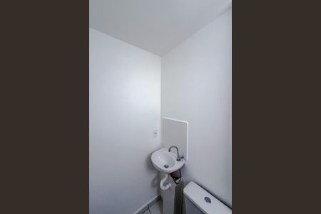 Banheiro de kitnet/studio para alugar com 1 quarto, 24m² em Chácara Inglesa, São Paulo