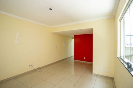 Sala de casa à venda com 2 quartos, 150m² em Europa, Contagem