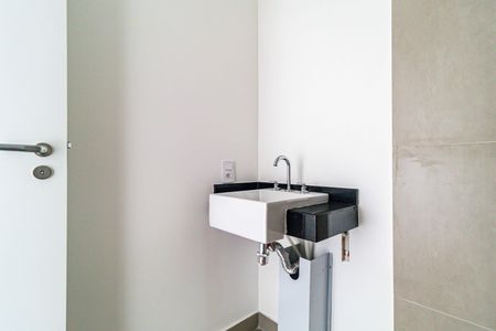 Banheiro de apartamento à venda com 1 quarto, 18m² em Jardim das Acacias, São Paulo