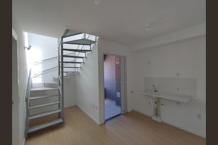 Sala de apartamento para alugar com 1 quarto, 64m² em Vila Santo Estefano, São Paulo