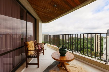 Varanda da Sala de apartamento para alugar com 5 quartos, 890m² em Vila Suzana, São Paulo