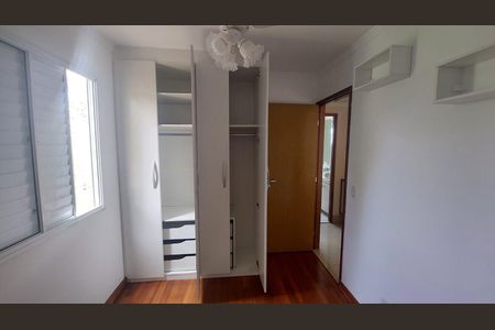 Quarto de apartamento para alugar com 2 quartos, 48m² em Jardim Isis, Cotia