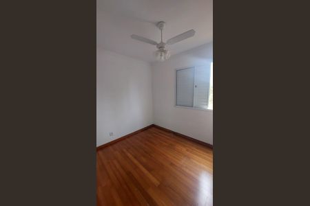 Quarto de apartamento para alugar com 2 quartos, 48m² em Jardim Isis, Cotia