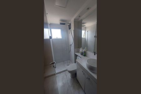 Banheiro de apartamento para alugar com 2 quartos, 48m² em Jardim Isis, Cotia