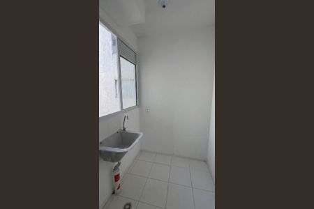 Área de serviço de apartamento para alugar com 2 quartos, 60m² em Rubem Berta, Porto Alegre