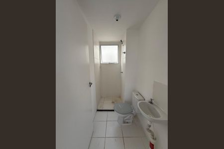 Banheiro de apartamento para alugar com 2 quartos, 60m² em Rubem Berta, Porto Alegre