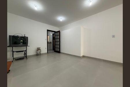 Casa para alugar com 5 quartos, 260m² em Alípio de Melo, Belo Horizonte