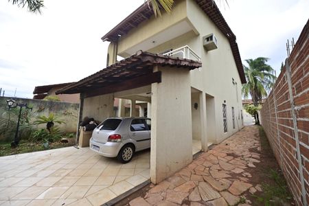Casa para alugar com 5 quartos, 400m² em Anhangüera, Goiânia