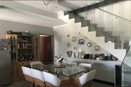 Casa de Condomínio para alugar com 8 quartos, 648m² em Conjunto Habitacional Vila Santana (Sousas), Campinas