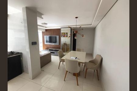 Sala de apartamento para alugar com 2 quartos, 92m² em Santa Mônica, Uberlândia