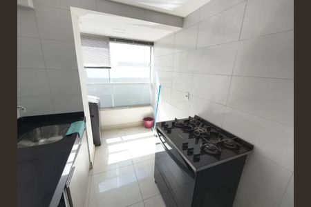 Cozinha de apartamento para alugar com 2 quartos, 92m² em Santa Mônica, Uberlândia