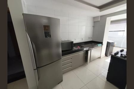 Cozinha de apartamento para alugar com 2 quartos, 92m² em Santa Mônica, Uberlândia
