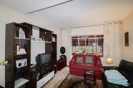 Sala de casa à venda com 4 quartos, 160m² em Conjunto Residencial Santa Terezinha, São Paulo