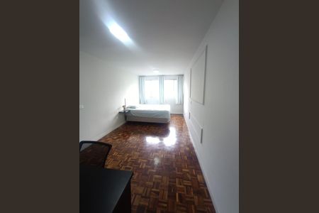 Quarto de kitnet/studio para alugar com 1 quarto, 30m² em Centro, Curitiba