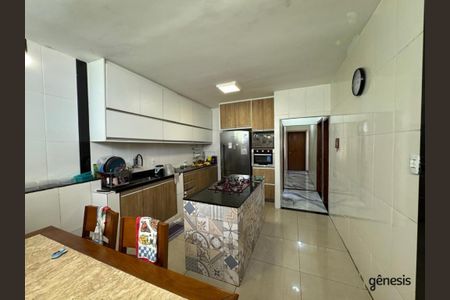 Casa à venda com 4 quartos, 301m² em Salgado Filho, Belo Horizonte