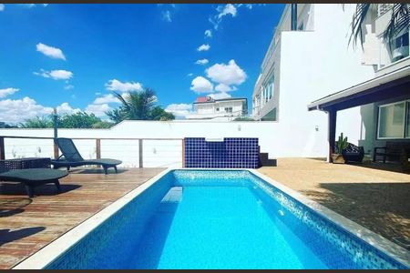 Casa de Condomínio para alugar com 3 quartos, 247m² em Swiss Park, Campinas