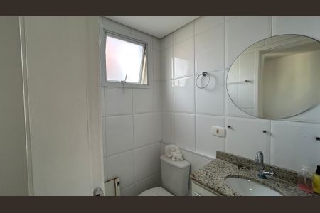 Banheiro de apartamento para alugar com 2 quartos, 60m² em Jardim Barbosa, Guarulhos