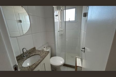 Banheiro de apartamento para alugar com 2 quartos, 60m² em Jardim Barbosa, Guarulhos