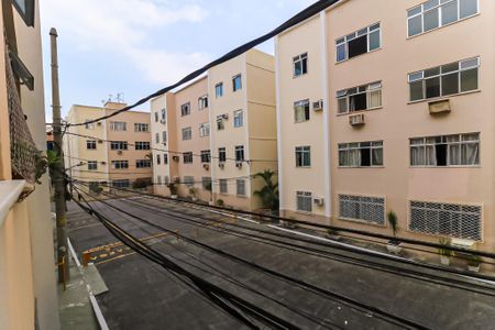 Sala vista de apartamento para alugar com 2 quartos, 56m² em Todos Os Santos, Rio de Janeiro