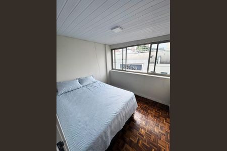 Quarto de kitnet/studio para alugar com 1 quarto, 28m² em Centro, Curitiba