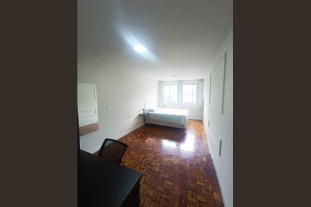 Quarto de kitnet/studio para alugar com 1 quarto, 28m² em Centro, Curitiba
