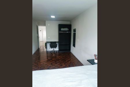Quarto de kitnet/studio para alugar com 1 quarto, 28m² em Centro, Curitiba
