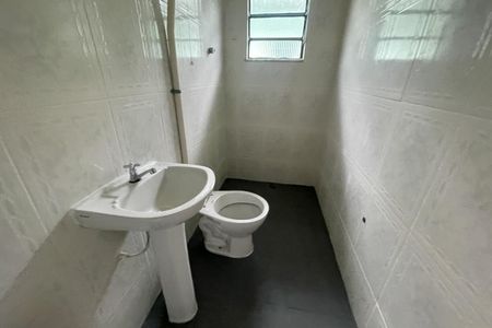 Banheiro de apartamento para alugar com 1 quarto, 42m² em Parque Lafaiete, Duque de Caxias