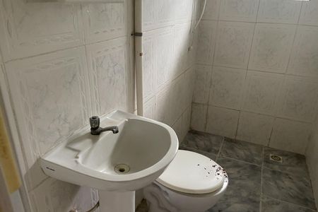 Banheiro de apartamento para alugar com 1 quarto, 54m² em Parque Lafaiete, Duque de Caxias
