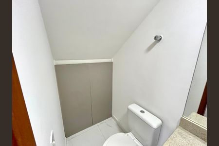 Banheiro de kitnet/studio para alugar com 1 quarto, 25m² em Jardim Arapongas, Guarulhos