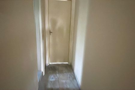 Corredor de apartamento para alugar com 1 quarto, 54m² em Parque Lafaiete, Duque de Caxias