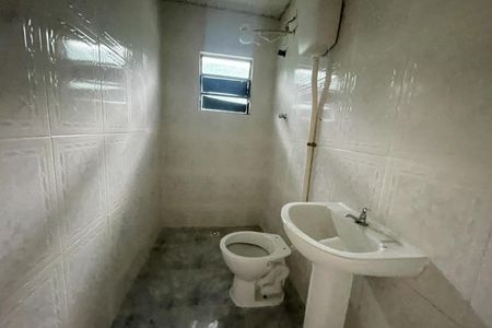 Banheiro de apartamento para alugar com 1 quarto, 40m² em Parque Lafaiete, Duque de Caxias