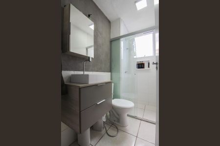 Banheiro de apartamento para alugar com 1 quarto, 38m² em Jardim Guanabara, Belo Horizonte