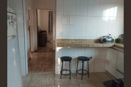 Casa à venda com 2 quartos, 525m² em Estrela Dalva, Belo Horizonte