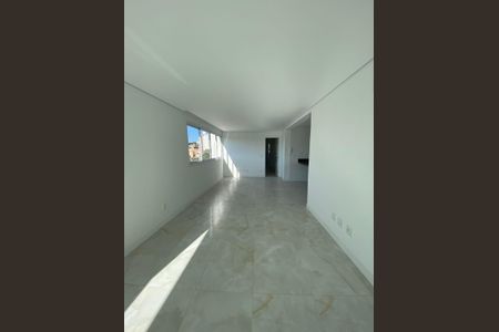 Casa à venda com 4 quartos, 138m² em Indaiá, Belo Horizonte