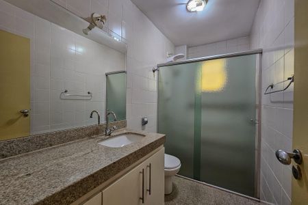 Banheiro de apartamento para alugar com 3 quartos, 100m² em Silveira, Belo Horizonte