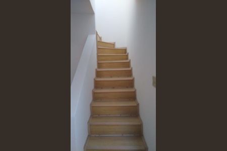 Escada de casa à venda com 4 quartos, 200m² em Jardim São Luís, São Paulo