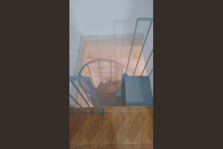 Escada de casa à venda com 4 quartos, 200m² em Jardim São Luís, São Paulo