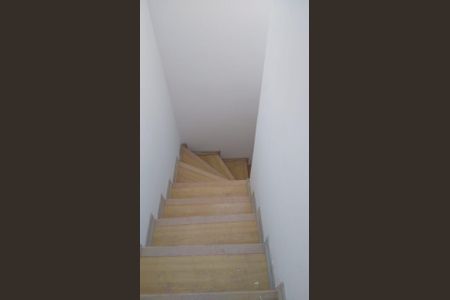 Escada de casa à venda com 4 quartos, 200m² em Jardim São Luís, São Paulo