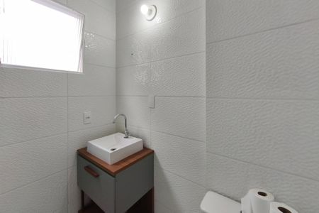 Banheiro de apartamento à venda com 2 quartos, 42m² em Vila Marieta, Campinas